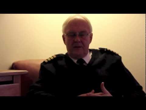 What traits make a good airline pilot?