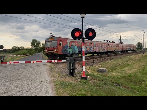 polne przejazdy kolejowe spa-1 i trzy pociagi