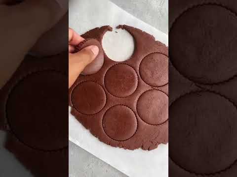 EGGLESS CHOCOLATE BISCUITS | 4 INGREDIENTS ONLY #shorts