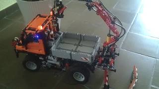 preview picture of video 'LEGO Technic 8110 - Unimog U400 - modified R/C'