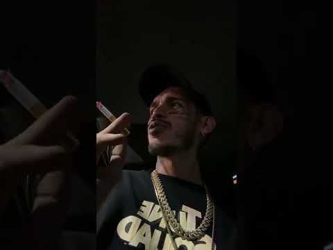 A QUIÉN? se REFIERE? el pana ELE A EL DOMINIO 😅😅 "hay que reírse"