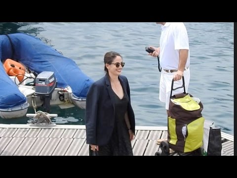 EXCLUSIVE : Marie Gillain having lunch on a boat in Cannes