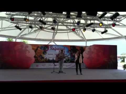 Firework-Katy perry(cover) live Ada and Yusri