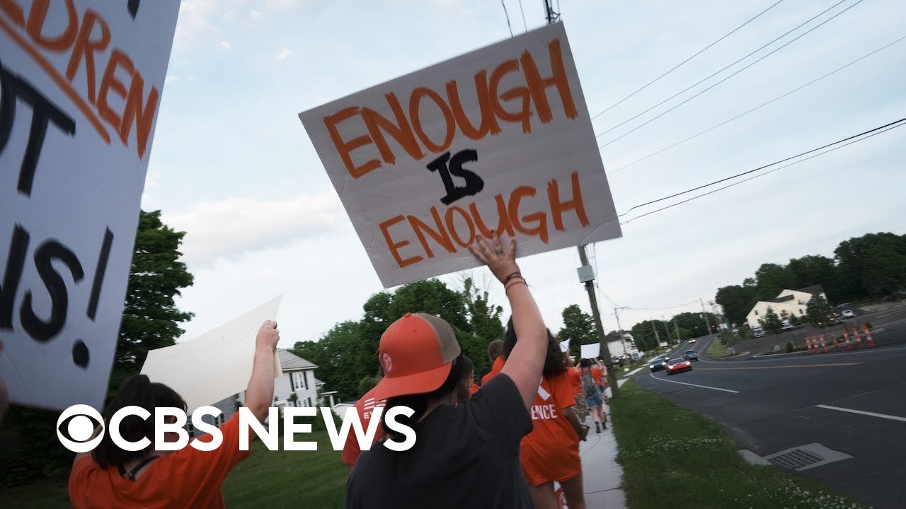 CBS News poll: Majority of Americans support stricter gun laws