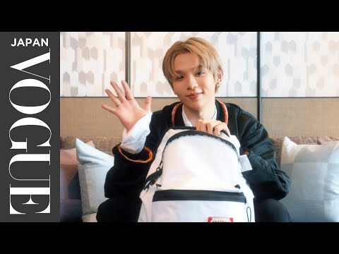 NCT・SHOTAROのバッグの中身は？ 愛用アイテムやお気に入りのお菓子までを紹介｜In The Bag｜『VOGUE JAPAN (NCT・SHOTAROのバッグの中身は？ 愛用アイテムやお気に入りのお菓子までを披露。| In The Bag | VOGUE JAPAN)