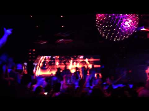 Swanky Tunes vs Hard Rock Sofa @ Wall Miami