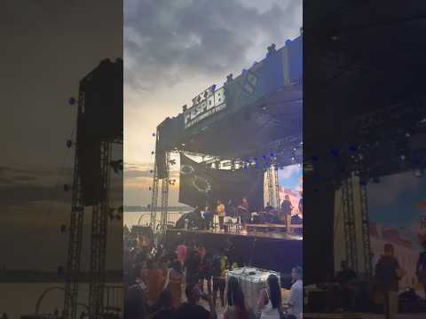 Grupo Revelação na Praia Grande 🎶 #barcelos #amazonas #fespob #acaradisco #cardinal #praiagrande