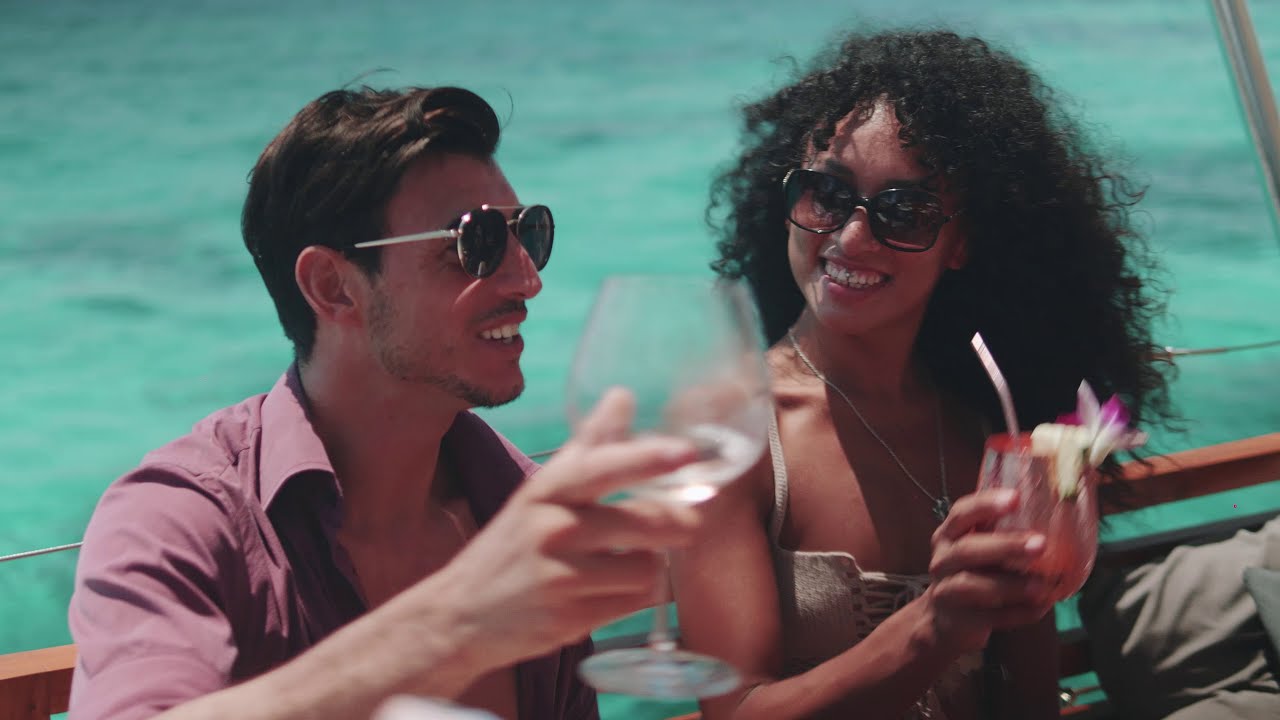 Стильный отдых на катамаране HYPE ⭐