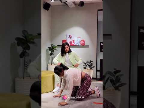 harleen Deol and yastika Bhatia funny dance 😅😂🤣#harleendeol #yastikabhatia#dance #comdey