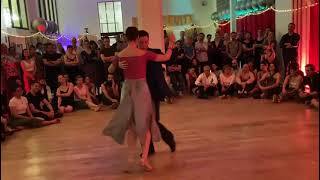 Veronica Toumanova and Asya Moiseeva performing at La Dolce Vita, Paris (4/4)