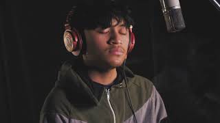 Sean sings 'When You Wish Upon A Star'