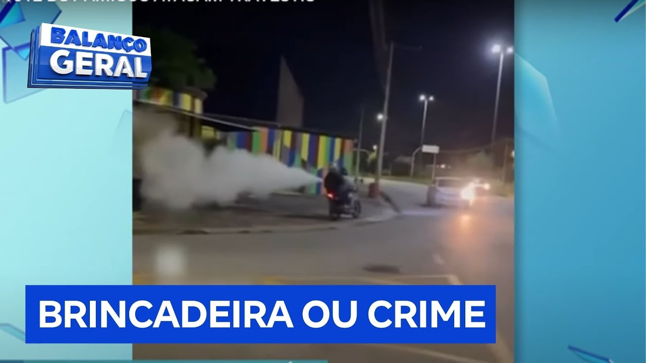 Amigos saem para atacar travesti e gravam