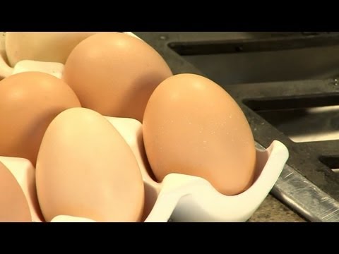 How to Tell if an Egg is Fresh | P. Allen Smith Cooking Classics