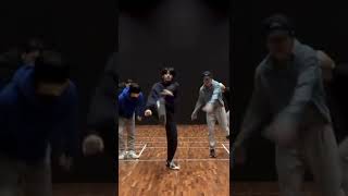 Download lagu [enhypen] I noticed something on sunghoon's part in their go big or go home dance practice mp3