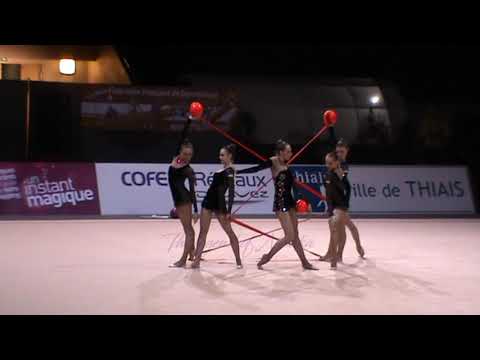UKRAINE 3 balls 2 ribbons - 2013 Thiais AA
