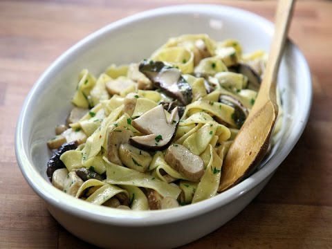 Svježi vrganji sa svježim širokim rezancima - Fini Recepti by Crochef