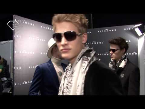 fashiontv | FTV.com - JOHN RICHMOND -BACKSTAGE-UOMO A/I 08-09