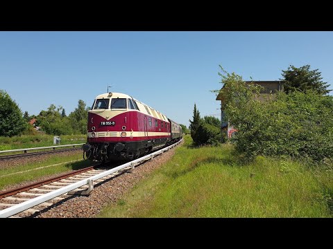 DDR-Regierungslok 118 552-9 rangiert in Strausberg Nord