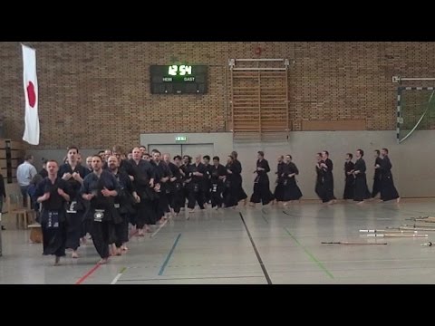 Kendo NRW Einzelmeisterschaft 2017 - Aufwärmen mit Polizeilauf