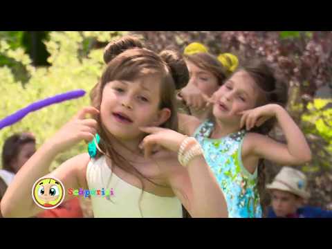 Laura Stropșa – Un zâmbet în oglindă