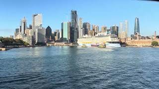 Arrival to Sydney Australia by cruise ship