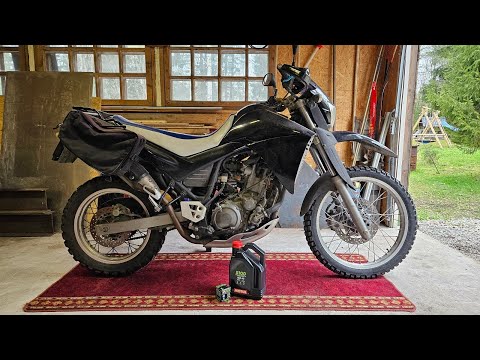 Yamaha XT660R oil change.