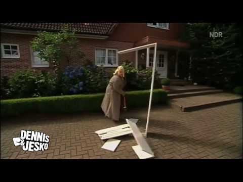 Tine Wittler zerstört Regal