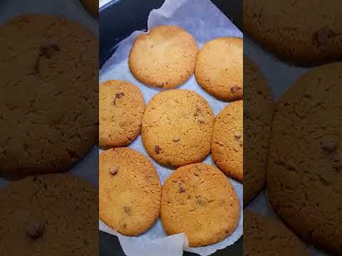 Chocolate chip Cookies//Delicious homemade cookies  #shorts #viral #trending *Cook with Sameen khan*