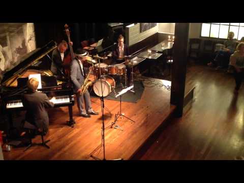It Don't Mean A Thing - Raphael Jost Standards Trio feat. Christoph Grab