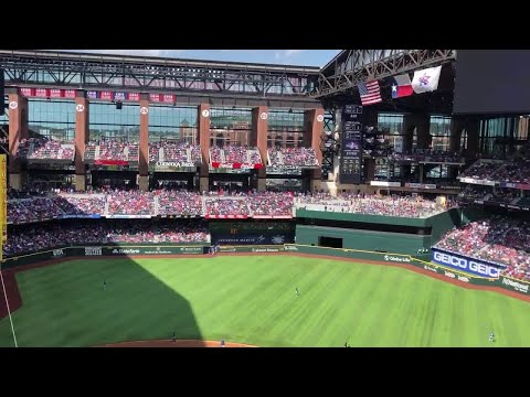 A 30-second panoramic tour of the crowd at Globe Life Field