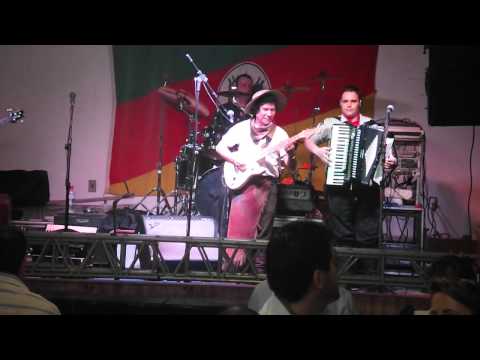 baile carreteiros da saudade 12 10 2013 eco  do minuano e bonitinho 0899