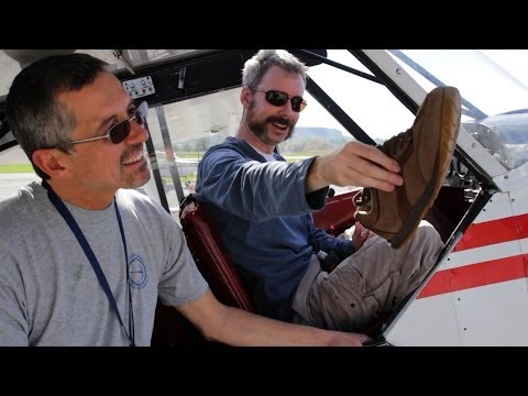 Flying a Tail Dragger - Tip #3 - Taxi + Run-up + Take-Off - Shoes Matter! - POV flying