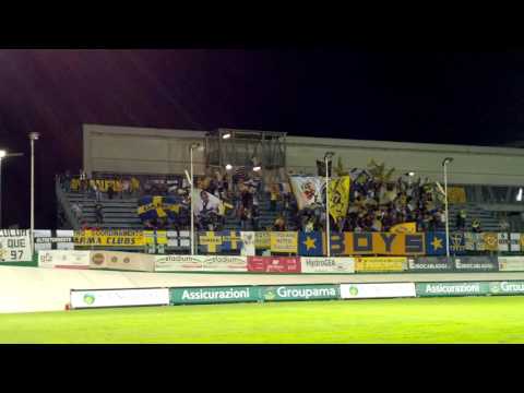 Pordenone-Parma, il tifo crociato prima dell'inizio gara