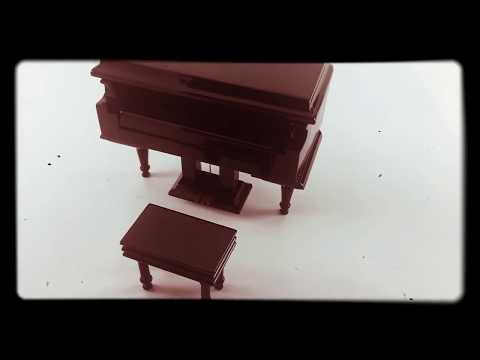 Sophisticated Customizable 18 Note Miniature  Hi-Gloss Musical Grand Piano With Bench