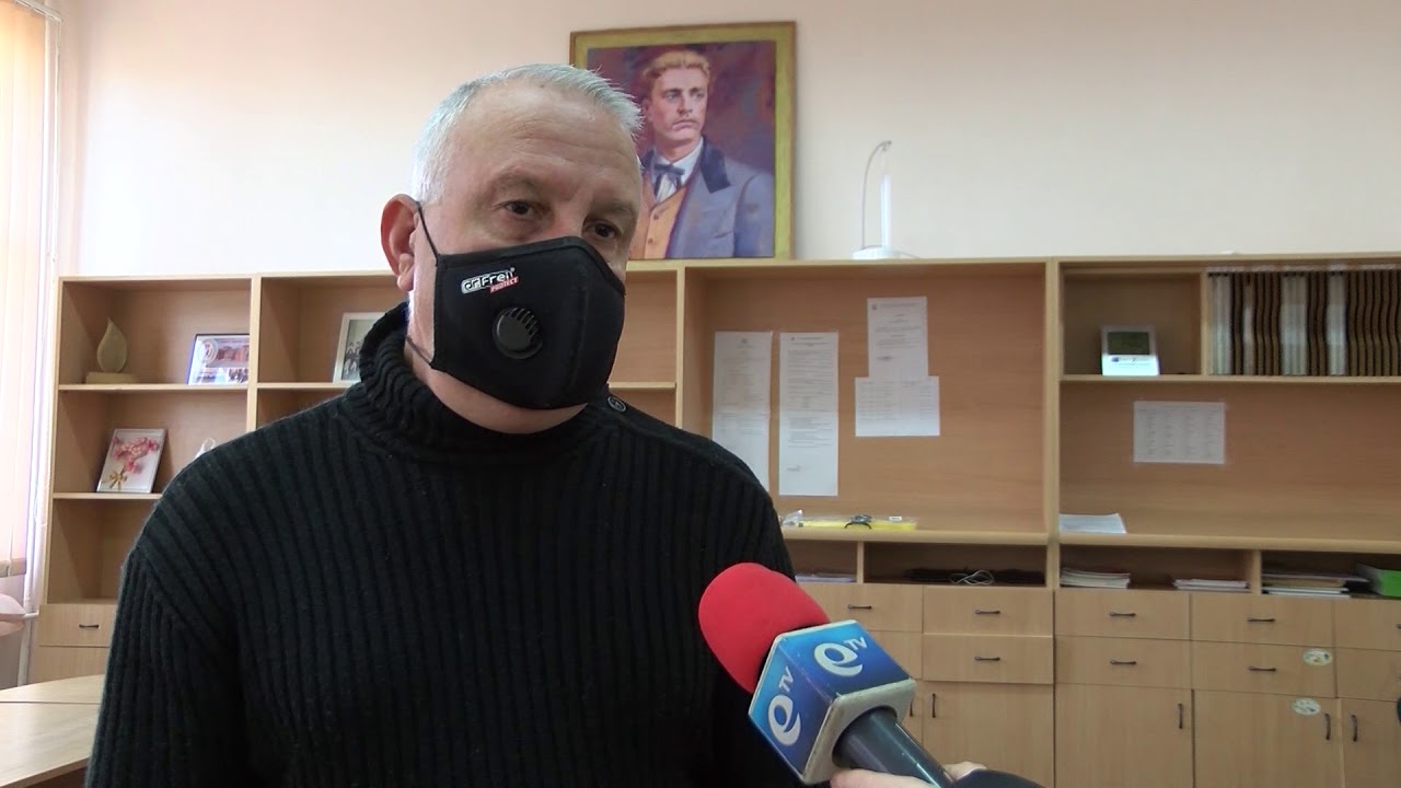 Работник в димитровградско училище създаде бактерицидни лампи