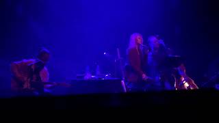 Louise Hoffsten - Let the best man win