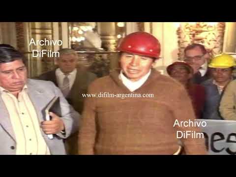 Eduardo Duhalde recibe en Casa Rosada a delegacion Mineros de Pirquitas 1990