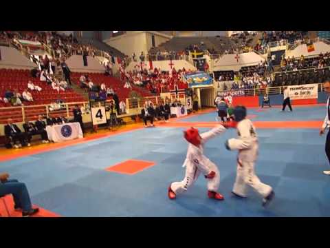 Mykola Kucheriavyi (UKR) v Max Cleary (IRL) - Child Male -40kg Sparring