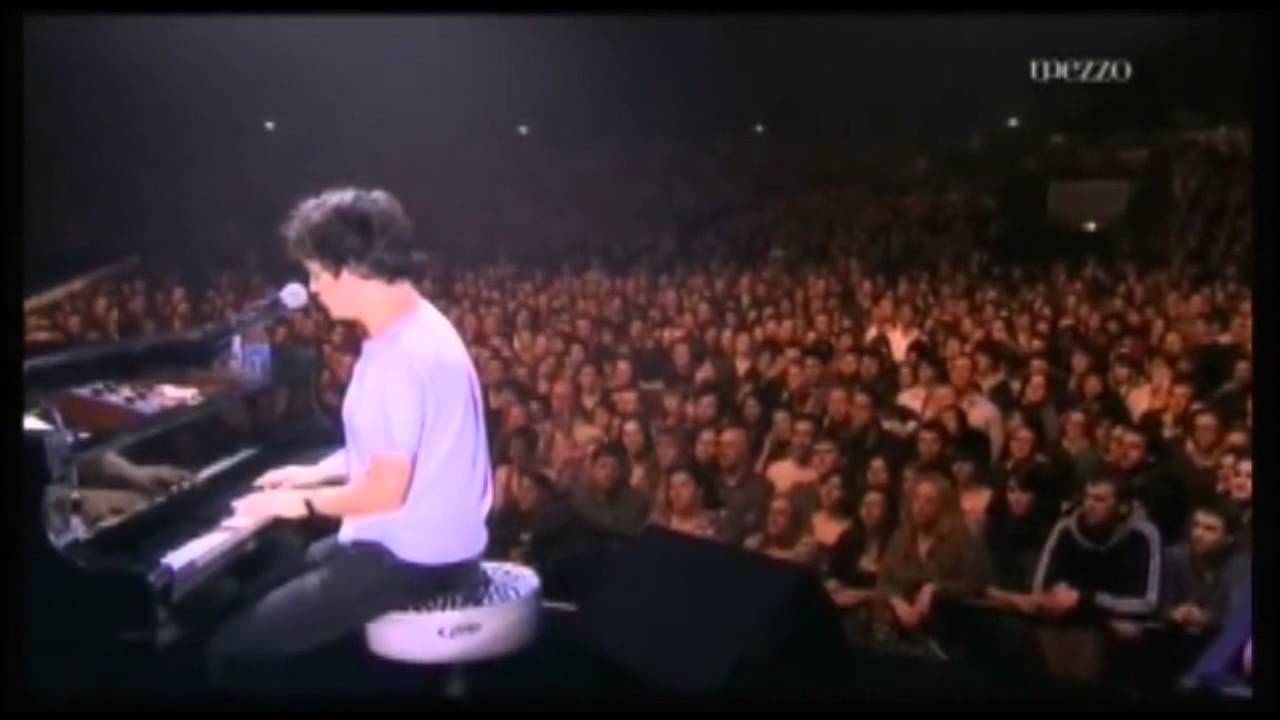 Jamie Cullum - High and dry Live at The Zenith of Paris - YouTube