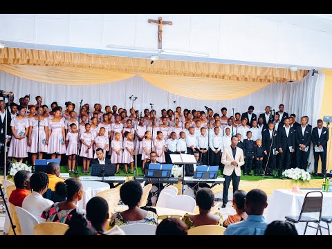 Medley- MUZE DUSINGIZE IMANA, SHIMWA MWAMI WACU| Pueri Cantores Muhato