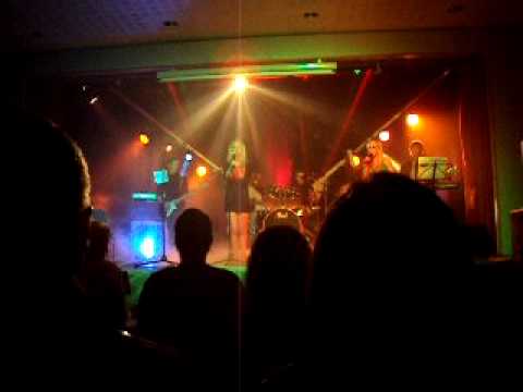 Sigrún að syngja á samfés 2010 - 2.sæti