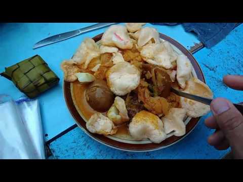 Jakarta Street Food - Lontong Sayur - Rice Cake - Indonesia culinary