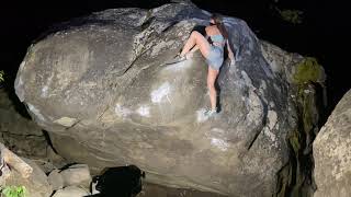 Photo of problem The Hueco Crimper in Leavenworth boulder Area