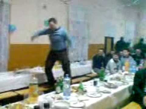 cel mai beat om din conop