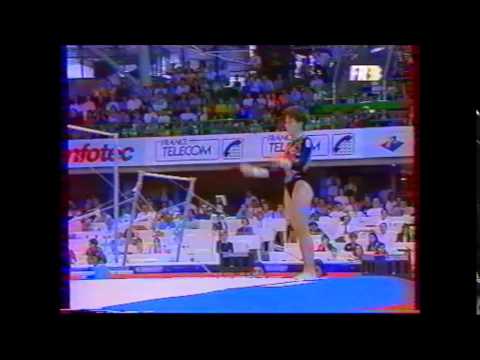Andrea MOLNÁR (HUN) floor - 1992 Europeans Nantes EF