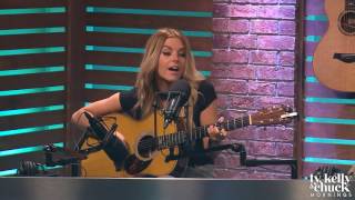 Lindsay Ell Performs &quot;Waiting On You&quot; Acoustic