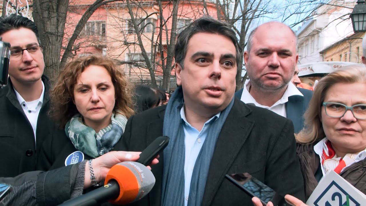 Асен Василев: "Ще продължим да вдигаме доходите на хората"