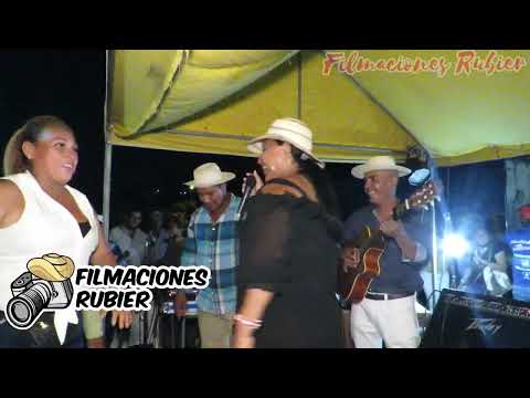 Gallino Picao' Picao . María del C Marín y Ernesto Ojo.