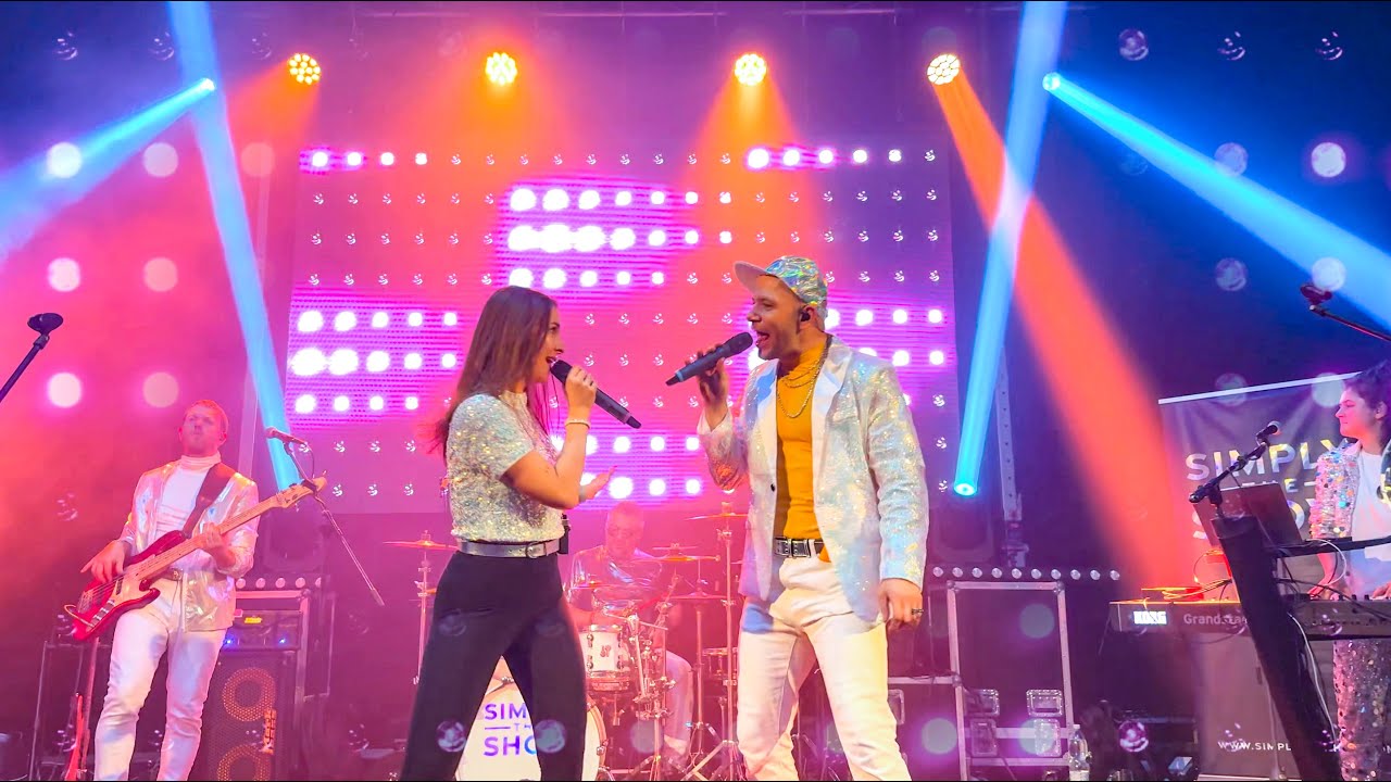 Výběr světových párty hitů #2 v živém podání kapely Simply The Show