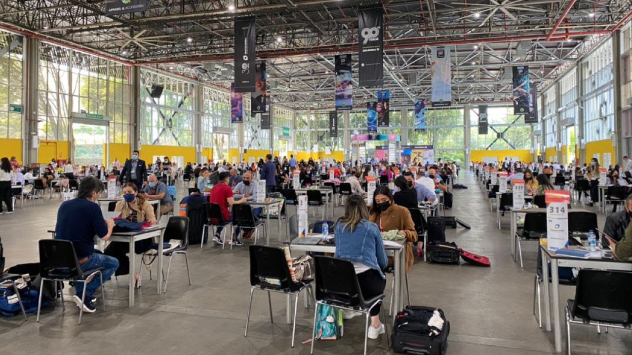 Macrorrueda de negocio con más de 640 compradores